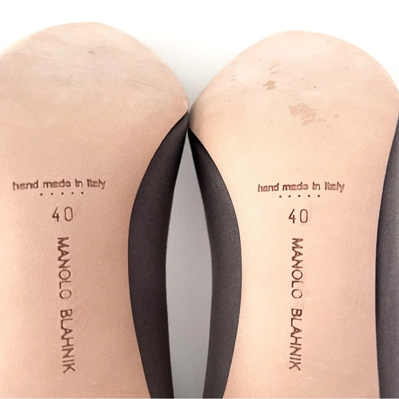 MANOLO BLAHNIK| Dark Gray Satin Hangisi Jewel
Buckle Rhinestone Pumps US 10 - Picture 14 of 14